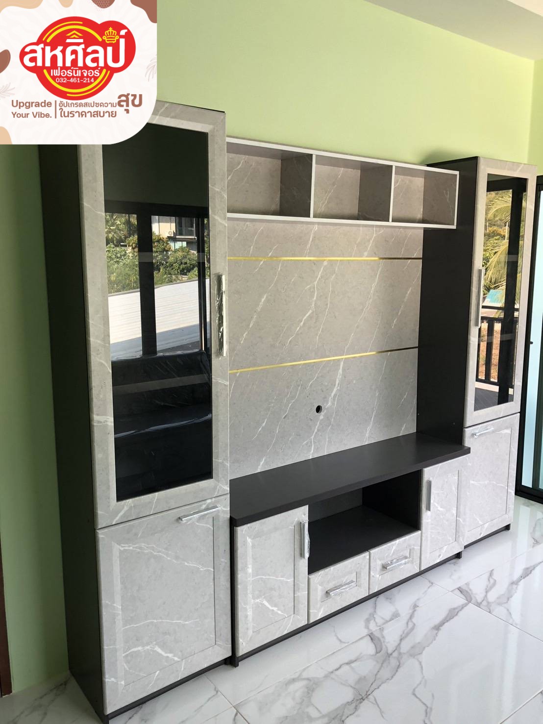 ตู้วางทีวีอเนกประสงค์ ดีไซน์หินอ่อนสุดหรู พร้อมตู้โชว์ข้างในตัว (Luxury Media Wall Unit)